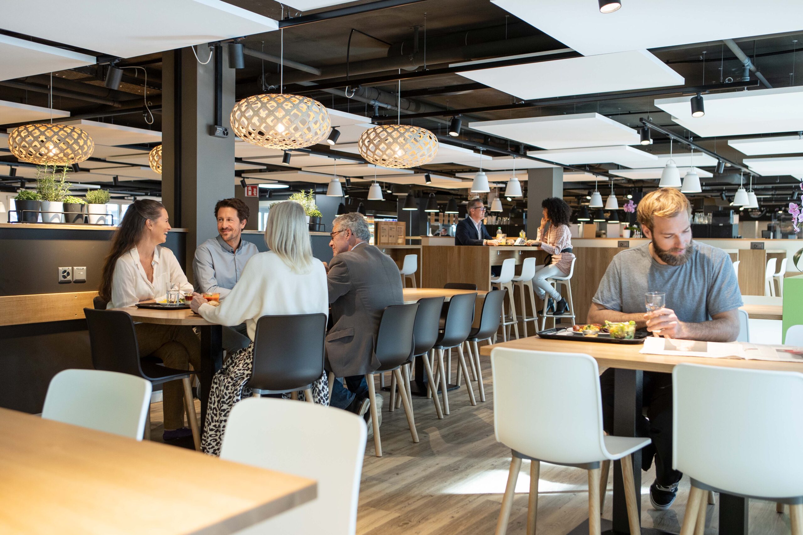 DETAILHANDEL UND GASTRONOMIE – HASSLIEBE ODER PERFEKTE SYNERGIE?